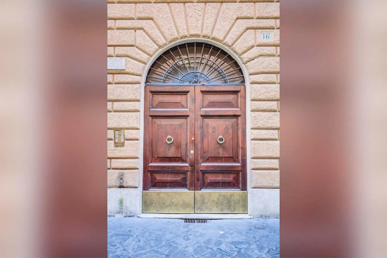Spanish Steps Luxury Apartment Rome